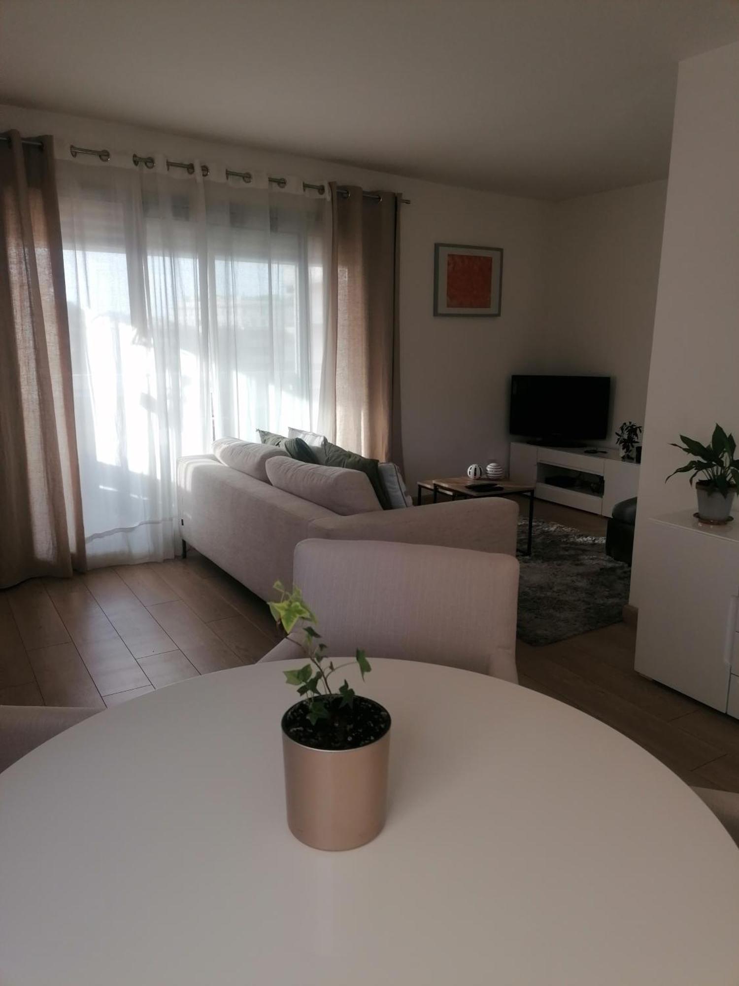 Chambre Double Avec Salle De Bain Commune, A 2 Min De La Croisette Cannes Exterior photo